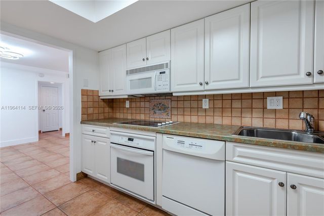 3180 S Ocean Dr 310, Hallandale Beach, FL 33009