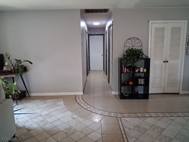 6 Brierdale Ln, Willingboro Twp., NJ 08046