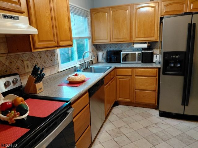 6 Brierdale Ln, Willingboro Twp., NJ 08046