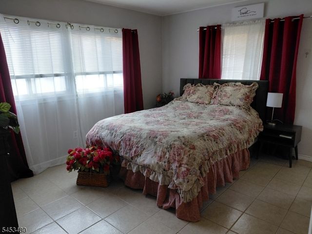 6 Brierdale Ln, Willingboro Twp., NJ 08046