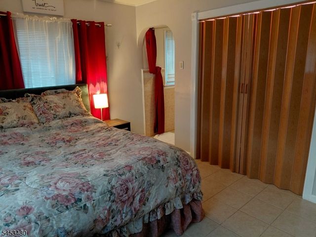 6 Brierdale Ln, Willingboro Twp., NJ 08046