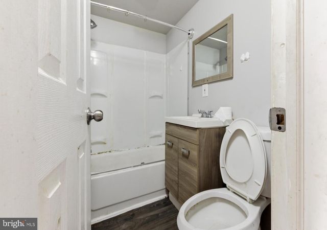 71 MAIN ST, Bridgeport, NJ 08014