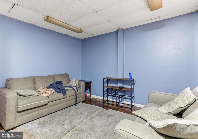 71 MAIN ST, Bridgeport, NJ 08014