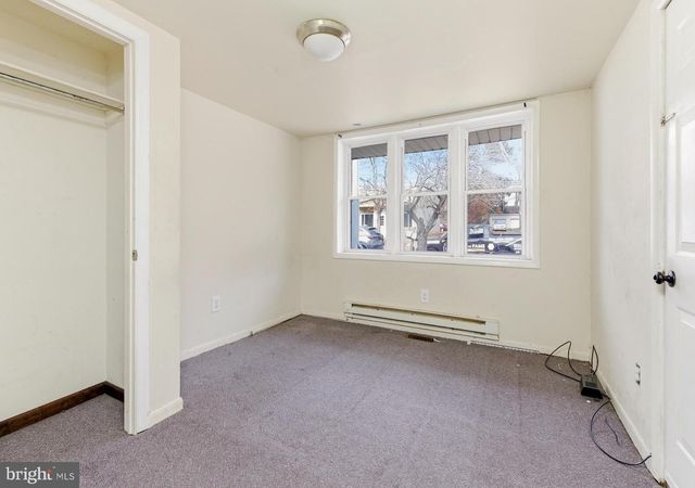 71 MAIN ST, Bridgeport, NJ 08014