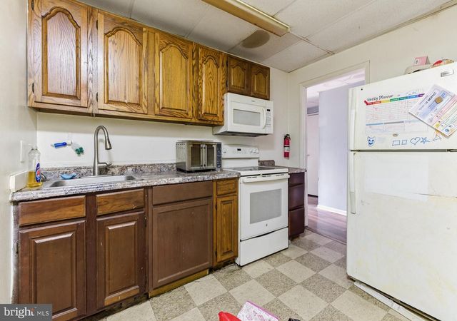 71 MAIN ST, Bridgeport, NJ 08014