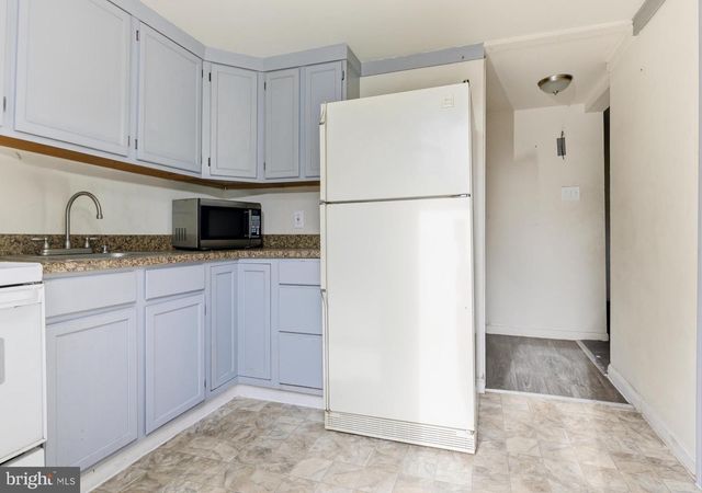 71 MAIN ST, Bridgeport, NJ 08014