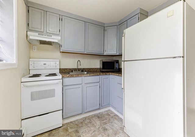 71 MAIN ST, Bridgeport, NJ 08014