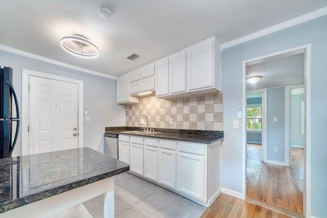 155 Pinehill Drive, Mobile, AL 36606