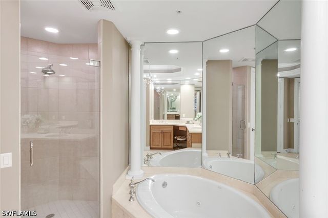 295 Grande WAY T 03, Naples, FL 34110