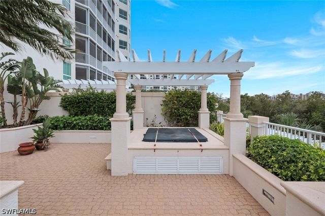 295 Grande WAY T 03, Naples, FL 34110