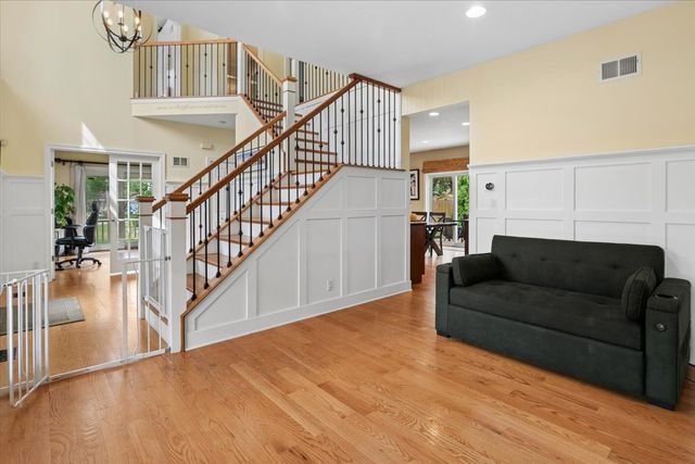 33147 N Lake Shore Drive, Grayslake, IL 60030