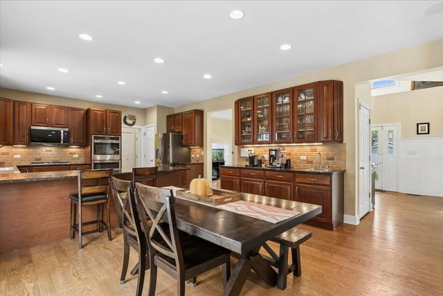 33147 N Lake Shore Drive, Grayslake, IL 60030