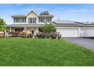 33147 N Lake Shore Drive, Grayslake, IL 60030