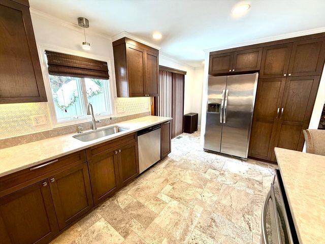 46 Rosewood Ave, Billerica, MA 01821