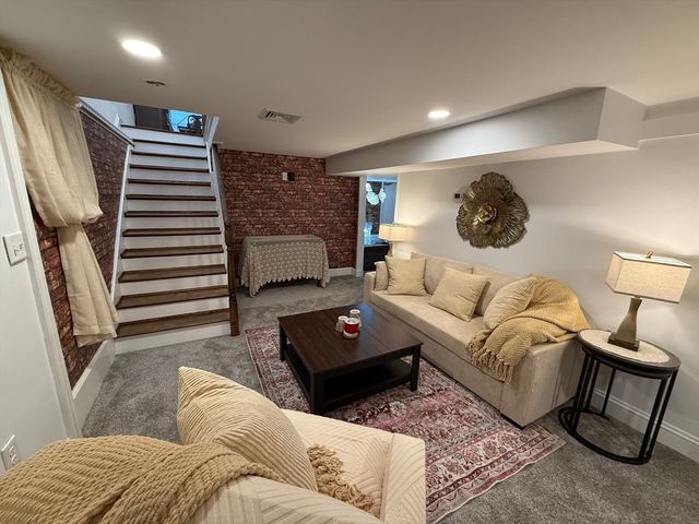 46 Rosewood Ave, Billerica, MA 01821