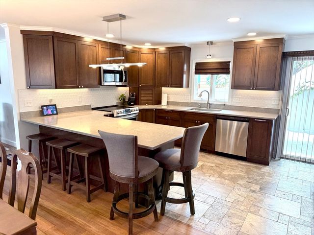 46 Rosewood Ave, Billerica, MA 01821