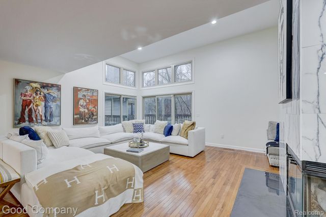 37446 Legends Trail Drive, Farmington Hills, MI 48331