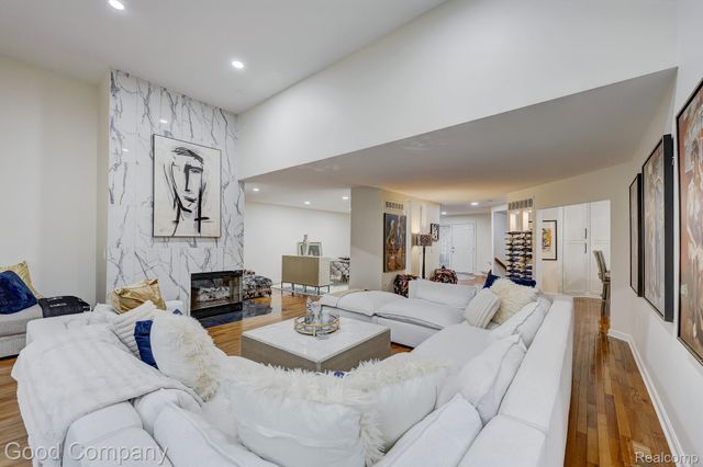 37446 Legends Trail Drive, Farmington Hills, MI 48331