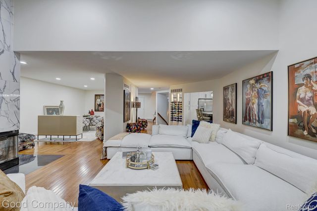 37446 Legends Trail Drive, Farmington Hills, MI 48331