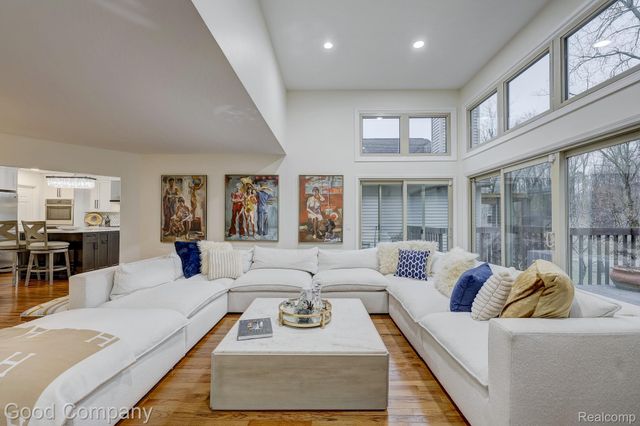 37446 Legends Trail Drive, Farmington Hills, MI 48331