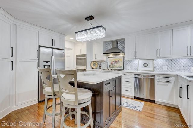 37446 Legends Trail Drive, Farmington Hills, MI 48331