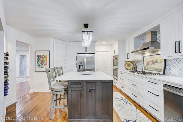 37446 Legends Trail Drive, Farmington Hills, MI 48331