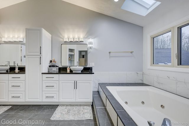 37446 Legends Trail Drive, Farmington Hills, MI 48331