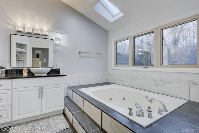 37446 Legends Trail Drive, Farmington Hills, MI 48331