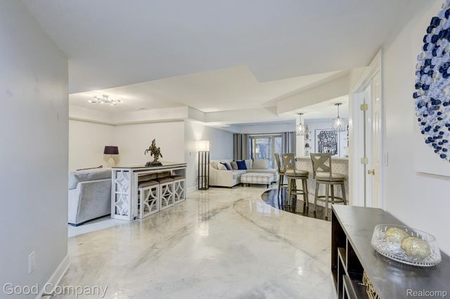 37446 Legends Trail Drive, Farmington Hills, MI 48331