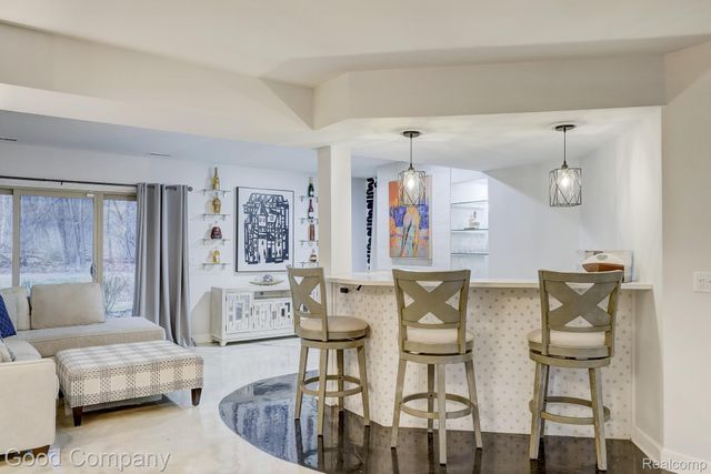 37446 Legends Trail Drive, Farmington Hills, MI 48331