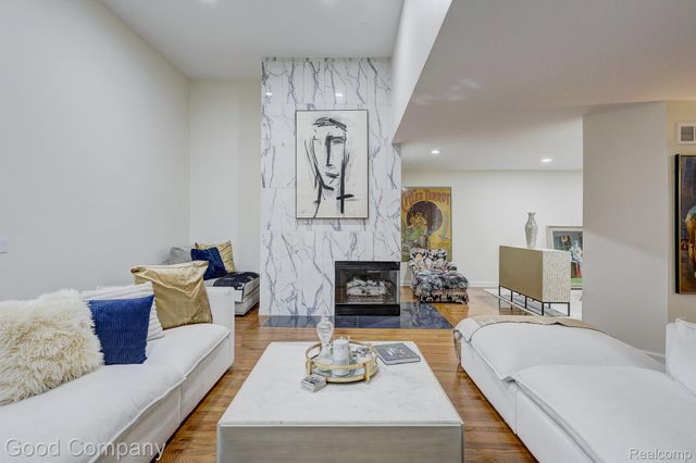 37446 Legends Trail Drive, Farmington Hills, MI 48331