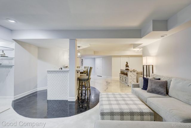 37446 Legends Trail Drive, Farmington Hills, MI 48331