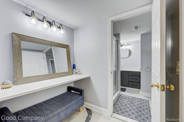 37446 Legends Trail Drive, Farmington Hills, MI 48331