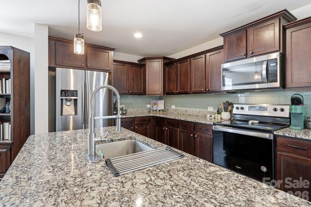 517 Falls Lane, Kannapolis, NC 28081