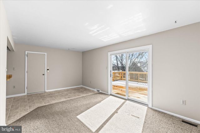 686 CORTLAND DR, York, PA 17403