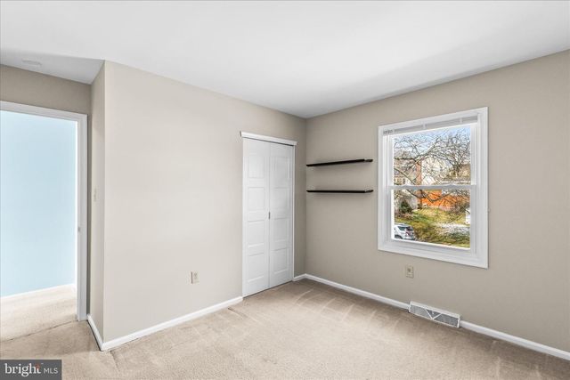 686 CORTLAND DR, York, PA 17403