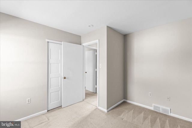 686 CORTLAND DR, York, PA 17403