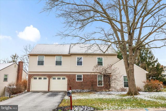 686 CORTLAND DR, York, PA 17403