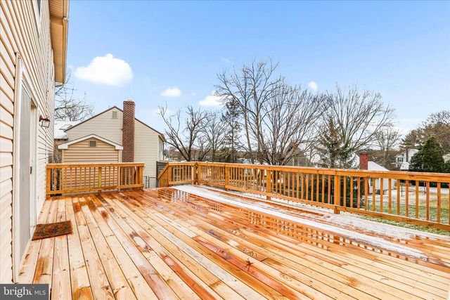 686 CORTLAND DR, York, PA 17403