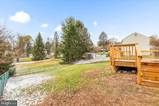 686 CORTLAND DR, York, PA 17403