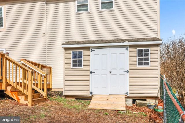 686 CORTLAND DR, York, PA 17403