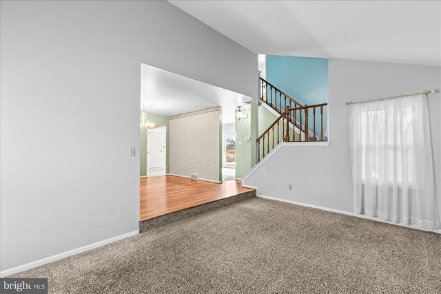 686 CORTLAND DR, York, PA 17403