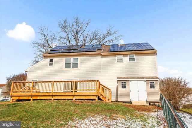 686 CORTLAND DR, York, PA 17403