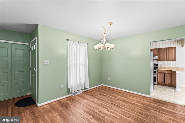 686 CORTLAND DR, York, PA 17403