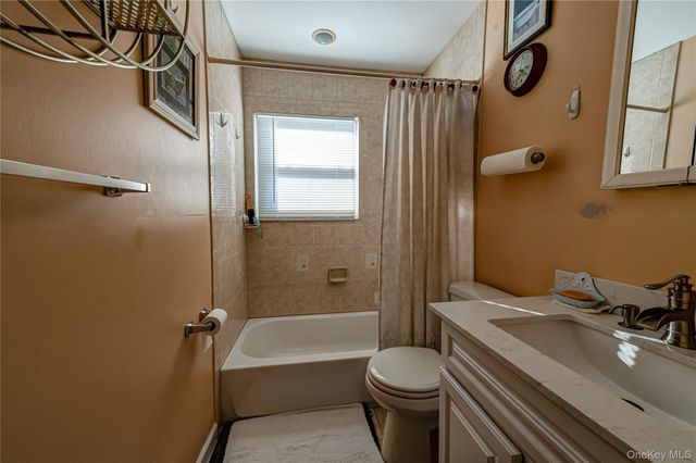 389 Beebe Court, North Babylon, NY 11703