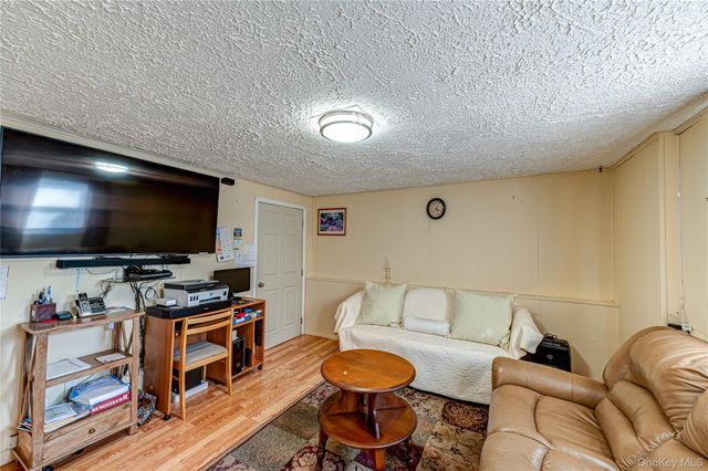 389 Beebe Court, North Babylon, NY 11703