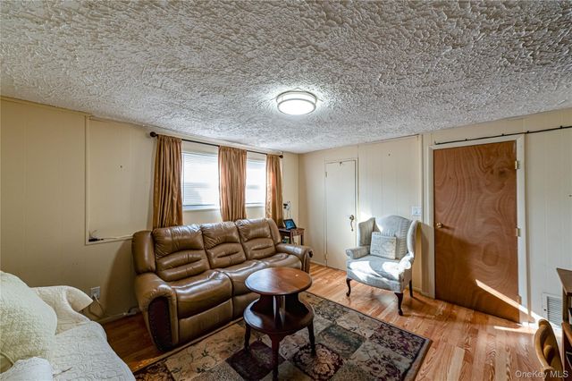 389 Beebe Court, North Babylon, NY 11703