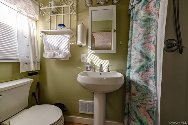 389 Beebe Court, North Babylon, NY 11703