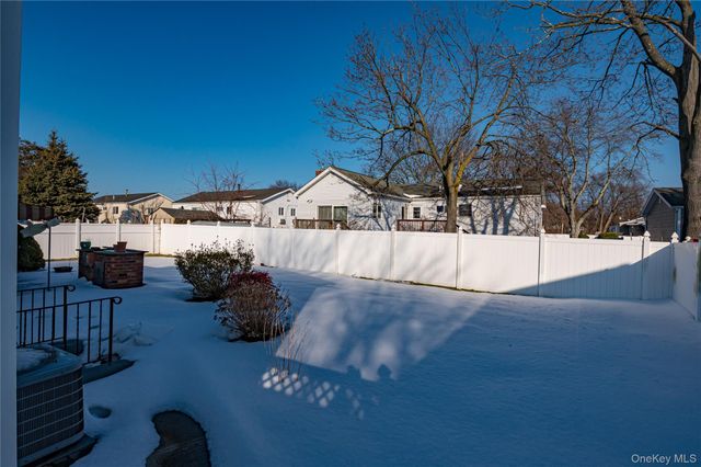 389 Beebe Court, North Babylon, NY 11703