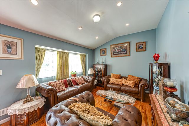 389 Beebe Court, North Babylon, NY 11703